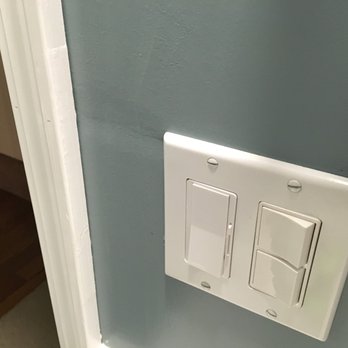 DHI Builders - Drywall not very flat - General Contractors Near Me