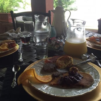 Vrooman Mansion - Breakfast - Bed & Breakfast Near Me - Bloomington, Illinois