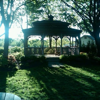 Baiting Hollow Farm Vineyard - Beautiful gazebo in the back - Wineries Near Me - Calverton, New York