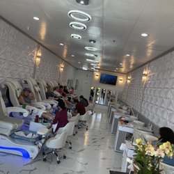Glamour Nails
