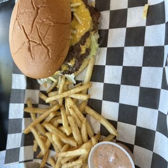Between Two Buns - Regular Miami Smash - Burgers Near Me - Miami, Florida