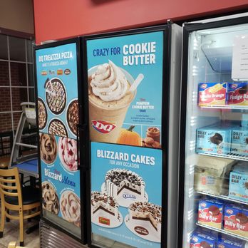 Dairy Queen - the front of the store - Fast Food Near Me - Aurora, Illinois