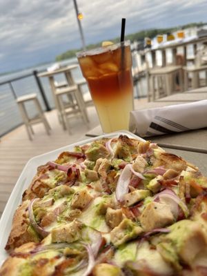 Lola's Lakehouse by null