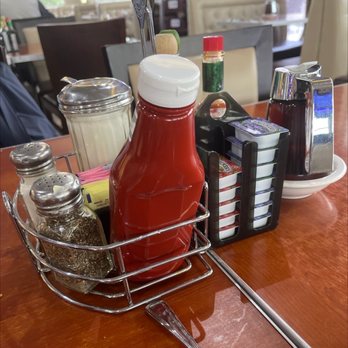 41 Diner - Condiment tray - Diners Near Me - Fort Myers, Florida 41 Diner - Condiment tray - Diners Near Me - Fort Myers, Florida