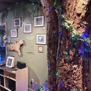 The Burrow - Art and ambience - Breakfast & Brunch Near Me - Lake Forest Park, Washington The Burrow - Art and ambience - Breakfast & Brunch Near Me - Lake Forest Park, Washington