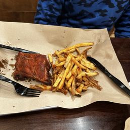 Kids ribs and fries