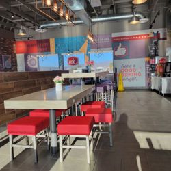 Jack in the Box - Tables, flowers , charging ports