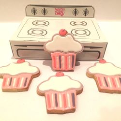 Cookies OMG - Awesome Cookies OMG packaging and cupcake cookies.