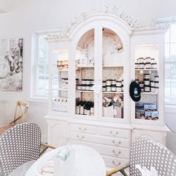 Aux Delices - | DISPLAY CABINET|