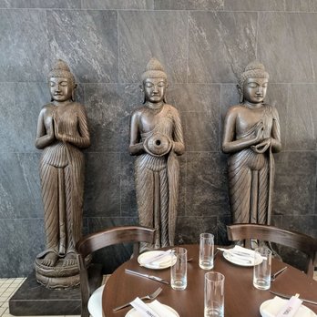 Toku Modern Asian - outside mini patio area inside the mall - Asian Fusion Near Me - Aventura, Florida Toku Modern Asian - outside mini patio area inside the mall - Asian Fusion Near Me - Aventura, Florida