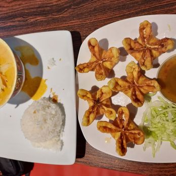Thai Bistro - Chicken curry yellow and crab ragoons - Thai Near Me - Lawton, Oklahoma