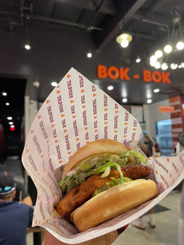 BIG CHICKEN Updated October 2024 306 Photos & 405 Reviews 24341