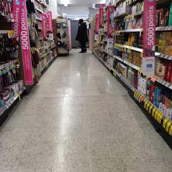 Walgreens - the aisle of a grocery store - Drugstores Near Me - Milwaukee, Wisconsin