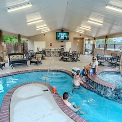 BEYONDER Resort Cajun Moon