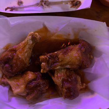 Drunken Clam - Sweet Thai chili wings ($4 extra for all flats or all drums) - Sports Bars Near Me - Saint Petersburg, Florida