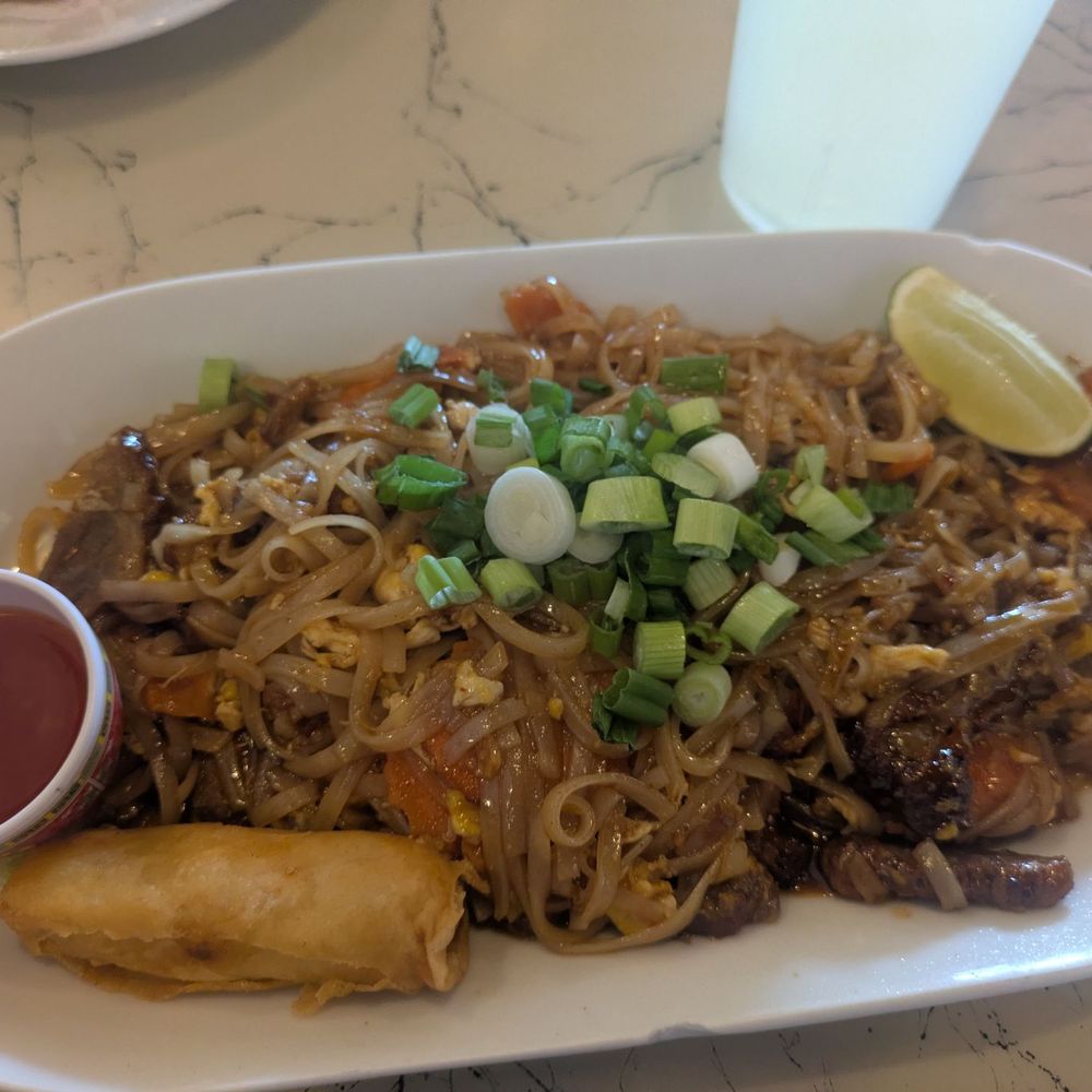 Thai Cafe - Pad Thai with duck - Thai Near Me - Temple, Texas Thai Cafe - Pad Thai with duck - Thai Near Me - Temple, Texas
