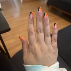 Tommy Barber & Nail Spa - Nails by Ana