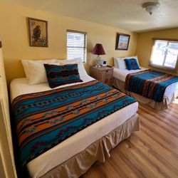 Lake Roberts Motel