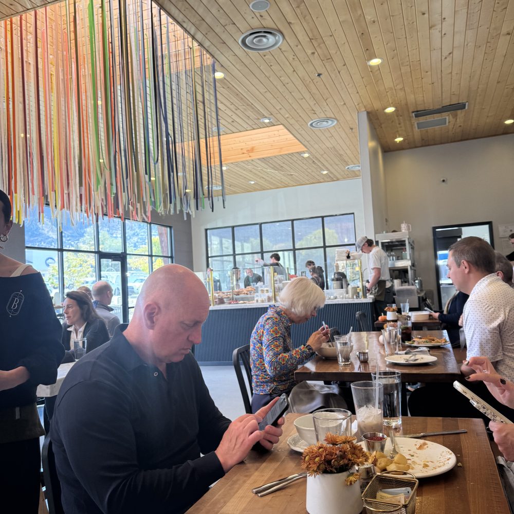 Beaumont Bakery & Cafe - inside - Coffee & Tea Near Me - Millcreek, Utah