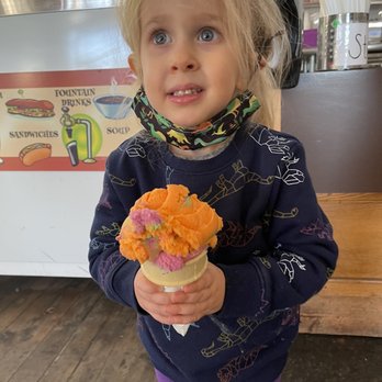 Mel's Mocha & Ice Cream - Sandwiches Near Me - Walnut Grove, California