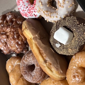 Rainbow Donuts - Variety of yummy donuts - Bakeries Near Me - Berkeley, California Rainbow Donuts - Variety of yummy donuts - Bakeries Near Me - Berkeley, California