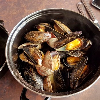 Uli's Restaurant - Steamed Mussels and Clams - German Near Me - White Rock, British Columbia Uli's Restaurant - Steamed Mussels and Clams - German Near Me - White Rock, British Columbia