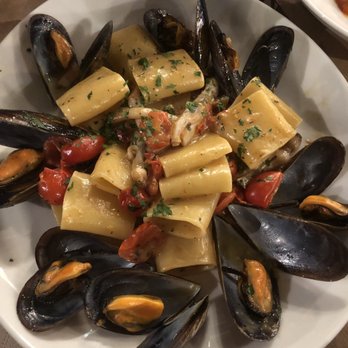 Il Covo - Wine Bars Near Me - Paris, 75 Il Covo - Wine Bars Near Me - Paris, 75
