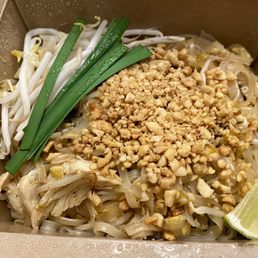Tom Yum Pad Thai