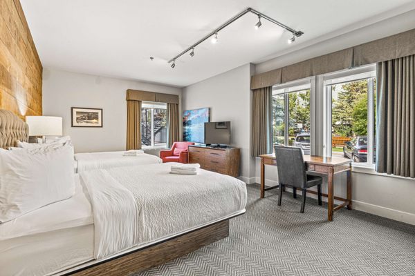 Basecamp Lodge Canmore by null