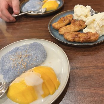 Sabye - Mango sticky rice Fried Banana w/ Coconut Ice Cream - Thai Near Me - Sherwood, Oregon