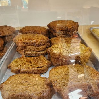 Chela's Bakery - Puercos - Mexican Near Me - Riverside, California