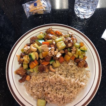 Panda House Restaurant - Cashew chicken- lunch size - Chinese Near Me - Green Bay, Wisconsin