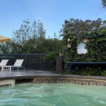 Mariposa Inn & Suites - Hot Tub - Hotels Near Me - Monterey, California Mariposa Inn & Suites - Hot Tub - Hotels Near Me - Monterey, California