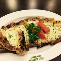 Öz Urfa - Teigfladen mit Schafskäse