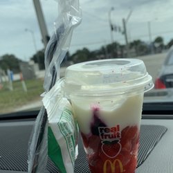 McDonald's - Fruit & Yogurt Parfait