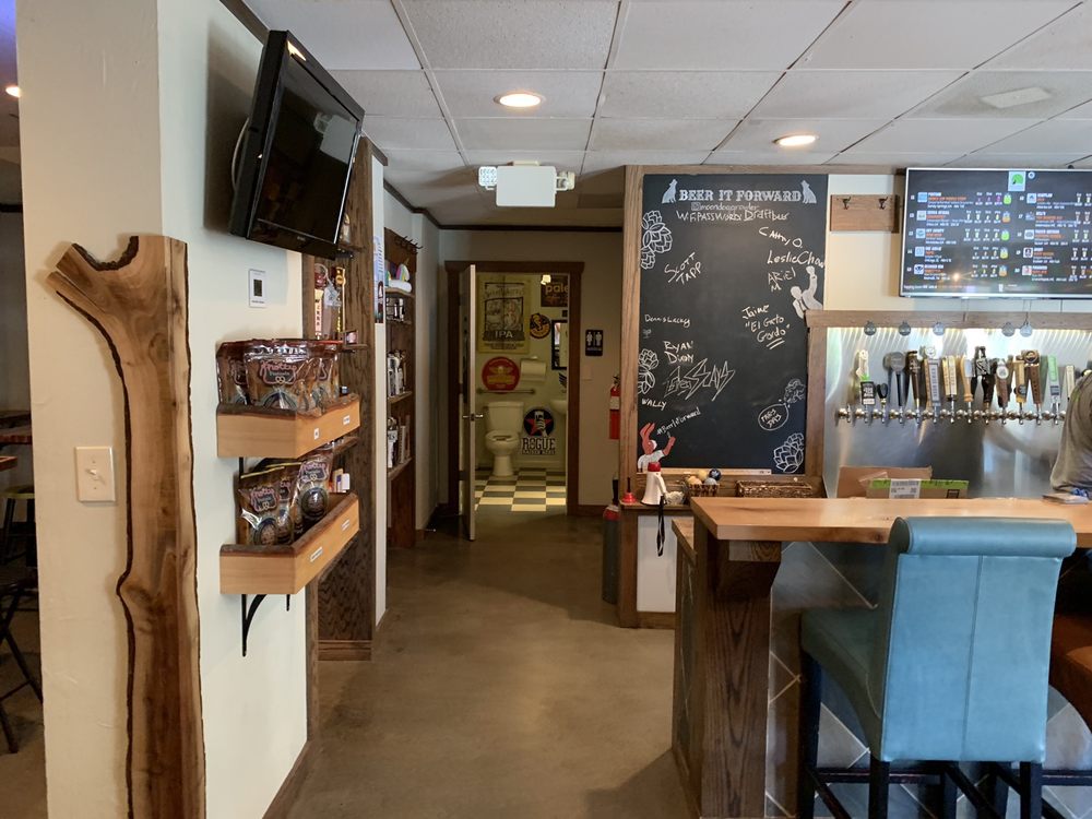 MOONDOG GROWLERS 15 Photos & 27 Reviews Beer Bar 5065 Nandina Ln