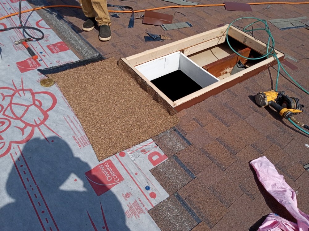 Slide of 911-roofer