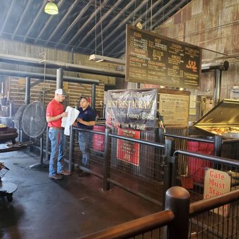 Hard Eight BBQ - This is where you line up to order - Barbeque Near Me - The Colony, Texas Hard Eight BBQ - This is where you line up to order - Barbeque Near Me - The Colony, Texas