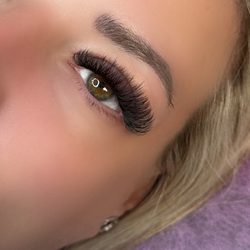 Lash Therapy - Mega Volume Lash Extensions