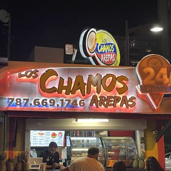 Los Chamos Arepas - Storefront - Venezuelan Near Me - Carolina, Puerto Rico