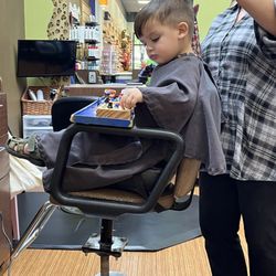 Kiddoos Kid's Salon