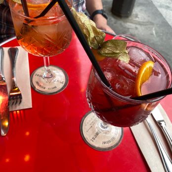Le Recrutement - Aperol Spritz and Pomegranate Hugo - Brasseries Near Me - Paris, 75 Le Recrutement - Aperol Spritz and Pomegranate Hugo - Brasseries Near Me - Paris, 75