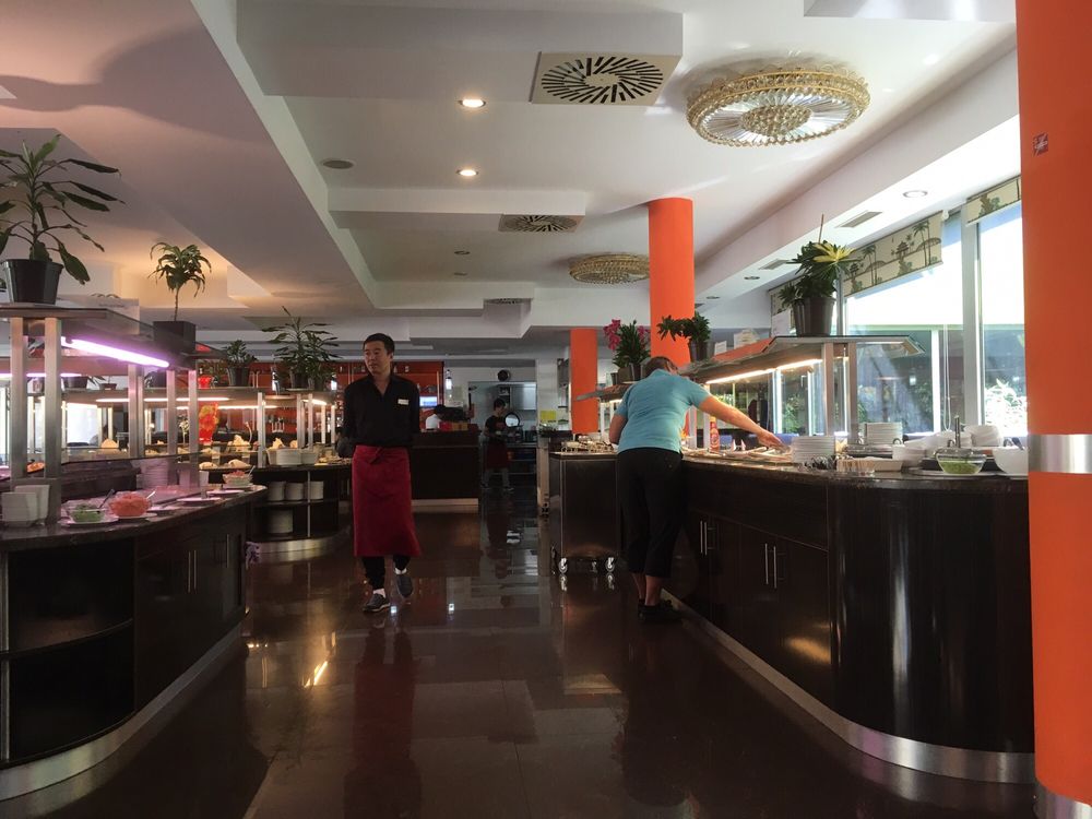 MANGO 14 Photos & 10 Reviews Langobardenstr. 24, Wien, Austria