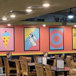 Happy Joe's - Dining room decor