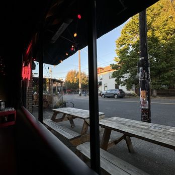 Lucky Horseshoe Lounge - Lounges Near Me - Portland, Oregon