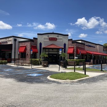 Uno Pizzeria & Grill - Pizza Near Me - Orlando, Florida
