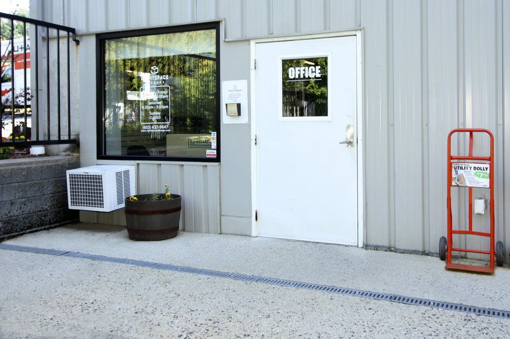 RIGHTSPACE STORAGE 16 Photos 9 Londonderry Rd, Londonderry, New Hampshire Self Storage