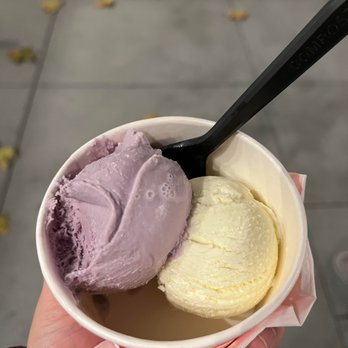Salt & Straw - split coop of honey lavender and olive oil (but way smaller scoops than usual?) - Ice Cream & Frozen Yogurt Near Me - San Ramon, California Salt & Straw - split coop of honey lavender and olive oil (but way smaller scoops than usual?) - Ice Cream & Frozen Yogurt Near Me - San Ramon, California