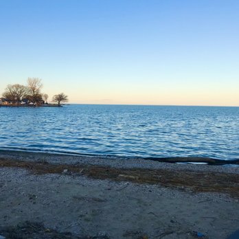 Zef’s Dockside Bar & Kitchen - Spring has arrived - Bars Near Me - St Clair Shores, Michigan