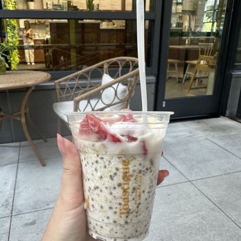 Toastique - Tropical Overnight Oats - Juice Bars & Smoothies Near Me - Washington, DC, District of Columbia